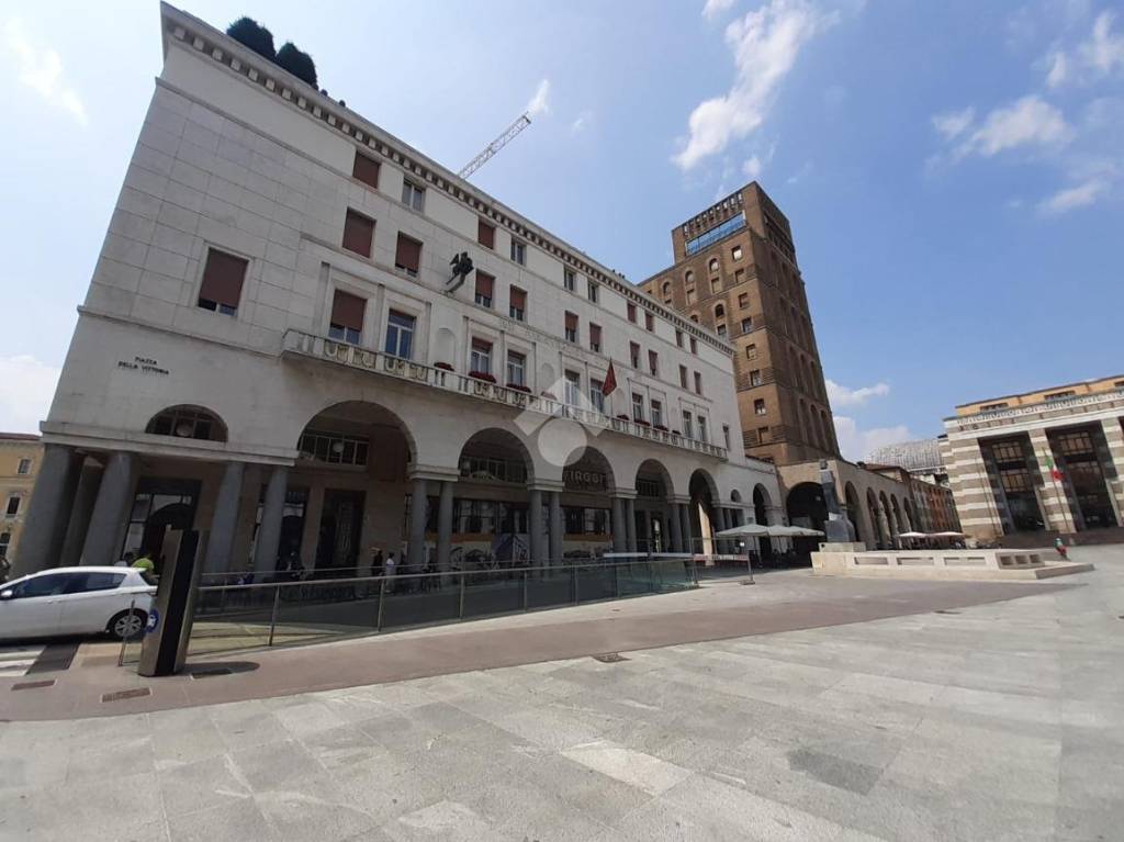 negozio in affitto a Brescia in zona Centro Storico