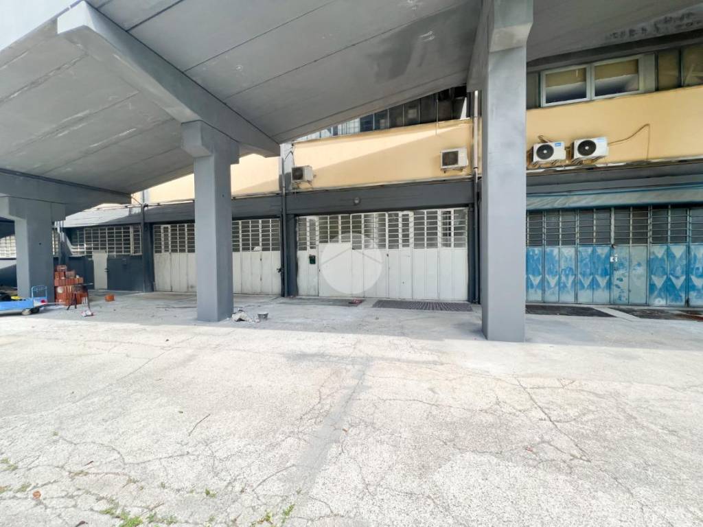 negozio in affitto a Brescia in zona San Polo