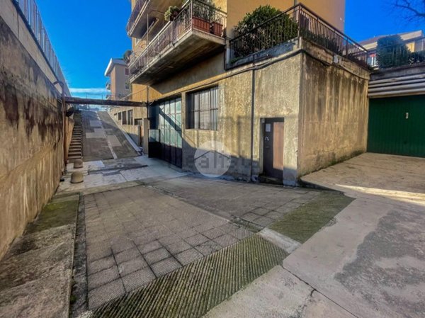 locale di sgombero in affitto a Brescia in zona San Polo