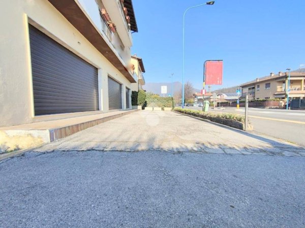 negozio in affitto a Brescia in zona Villaggio Prealpino