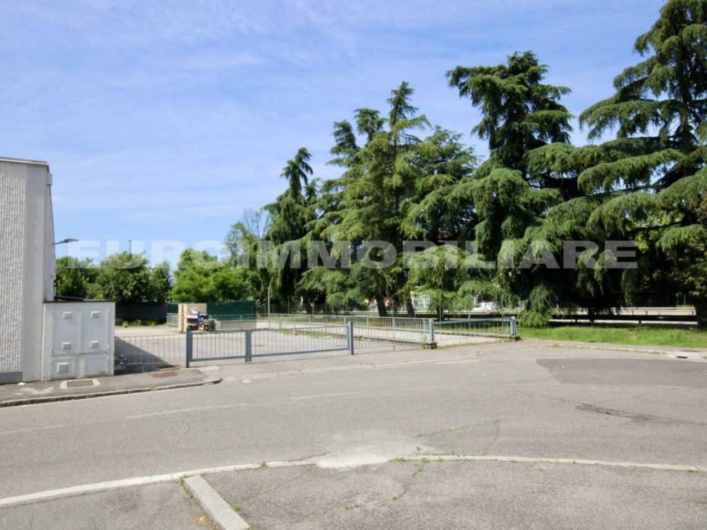 locale commerciale in affitto a Brescia in zona Chiusure