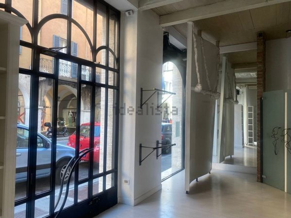 negozio in affitto a Brescia in zona Centro Storico