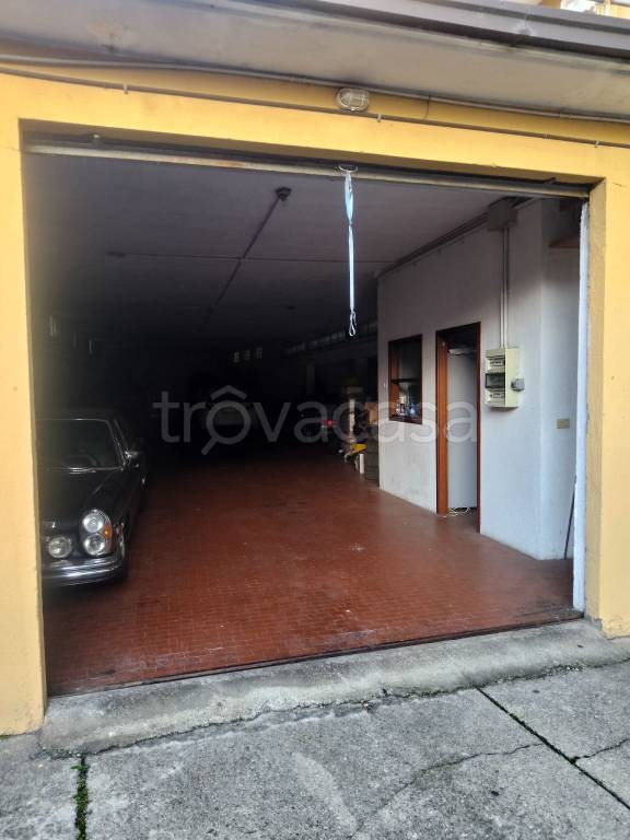 locale commerciale in affitto a Brescia in zona Don Bosco
