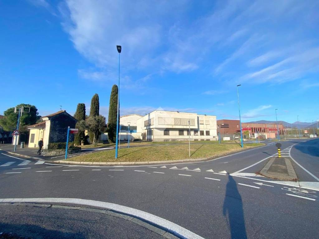 locale commerciale in affitto a Brescia in zona Casazza