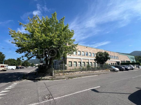 locale di sgombero in affitto a Brescia in zona Sant'Eufemia