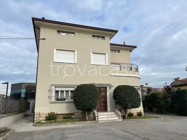 ufficio in affitto a Brescia in zona Fiumicello