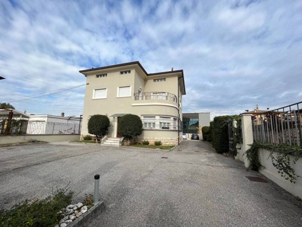 ufficio in affitto a Brescia in zona Quartiere Primo Maggio