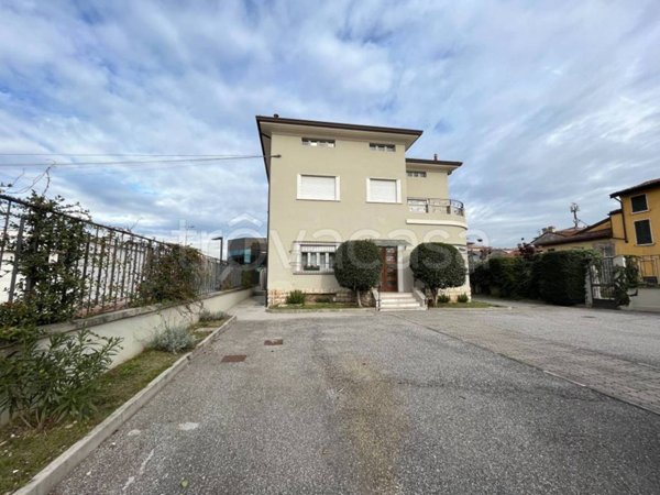 ufficio in affitto a Brescia in zona Fiumicello