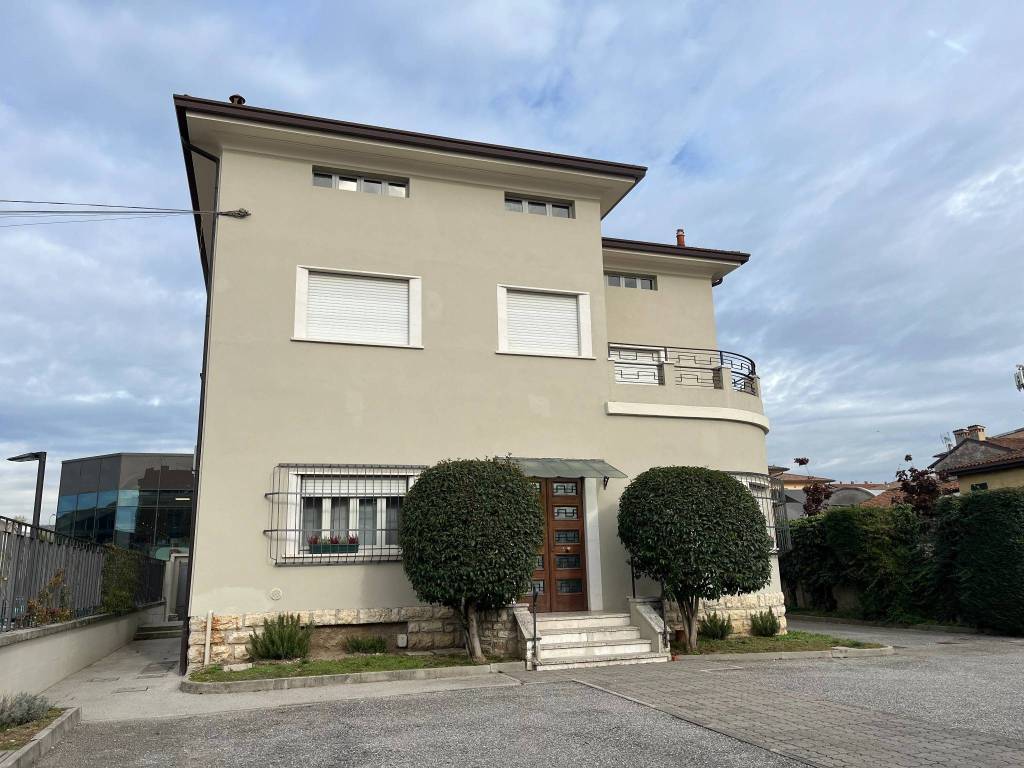 ufficio in affitto a Brescia in zona Fiumicello