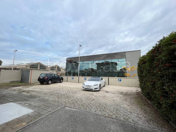 ufficio in affitto a Brescia in zona Fiumicello