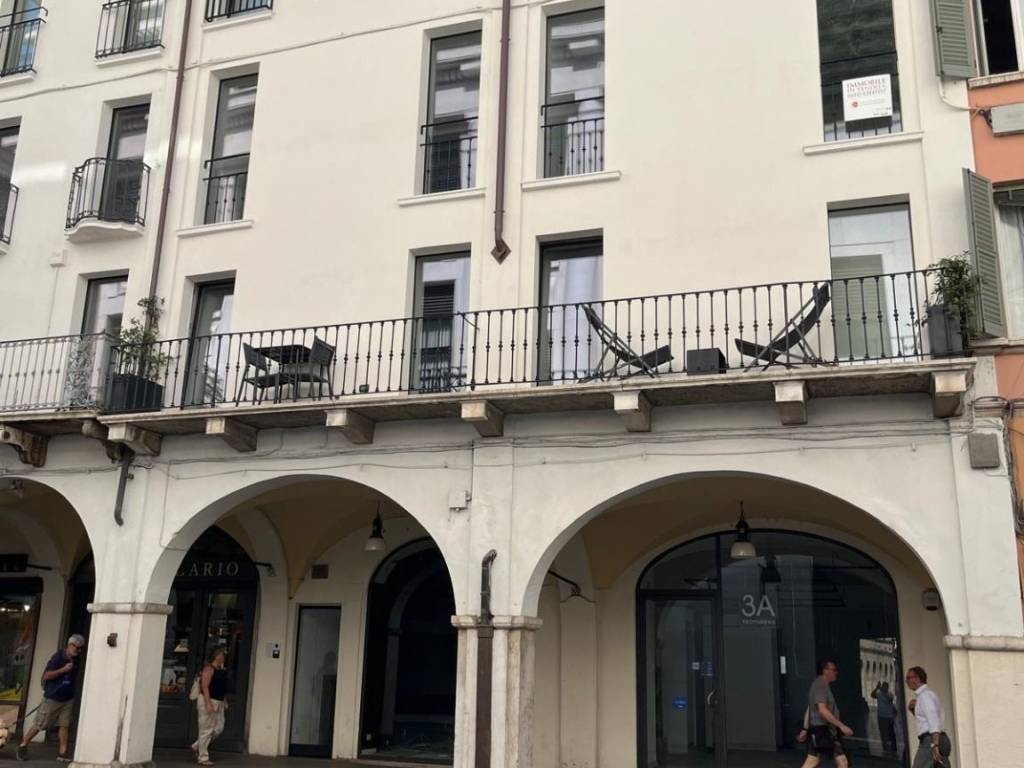 negozio in affitto a Brescia in zona Centro Storico