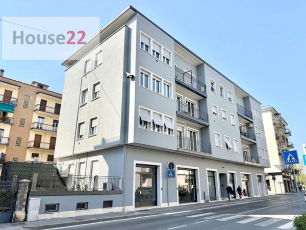 negozio in affitto a Brescia in zona Crocifissa di Rosa