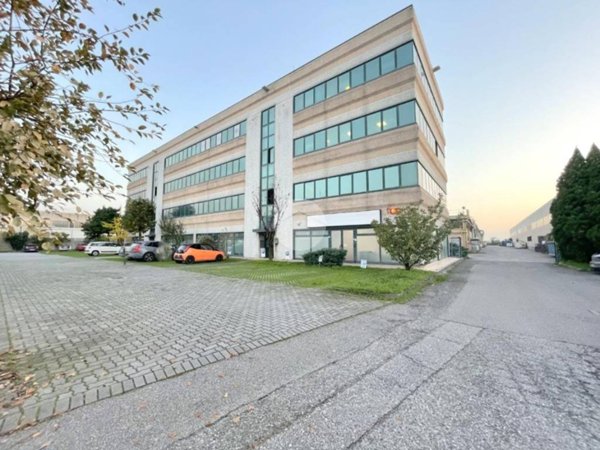 ufficio in affitto a Brescia in zona Fornaci