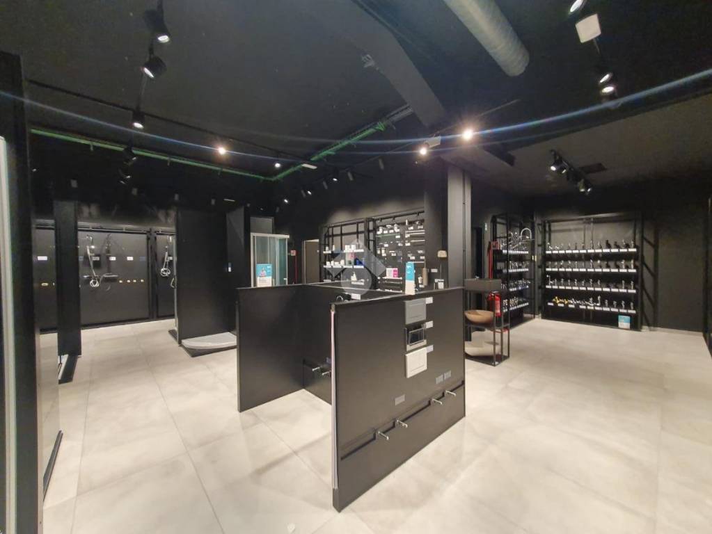 negozio in affitto a Brescia in zona Casazza