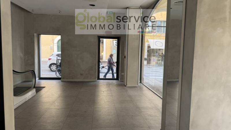 negozio in affitto a Brescia in zona Centro Storico