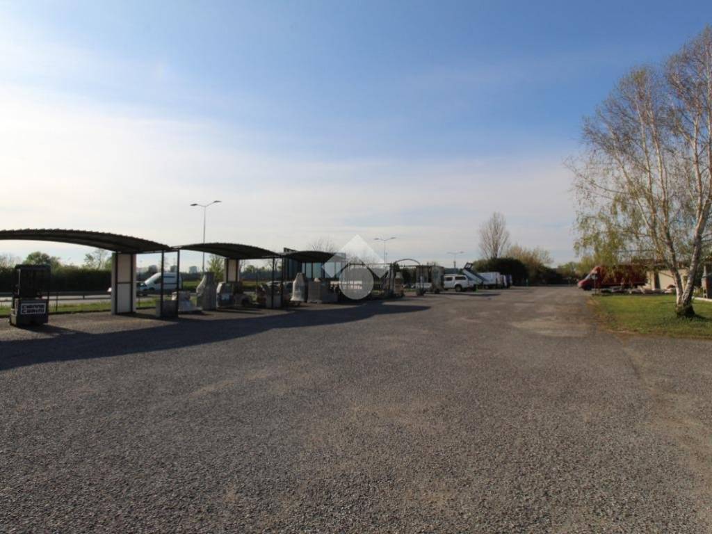 locale commerciale in affitto a Brescia in zona Chiusure
