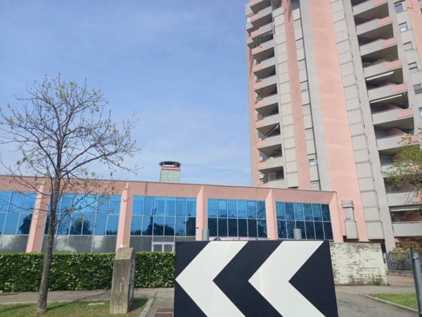 negozio in affitto a Brescia in zona Volta