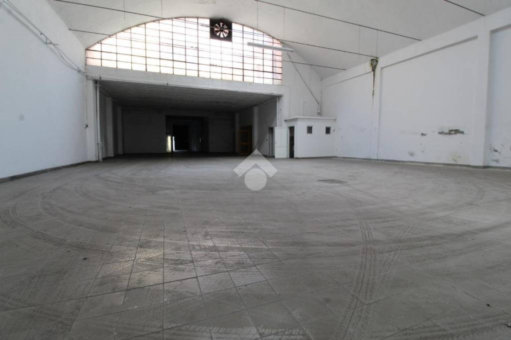 locale commerciale in affitto a Brescia