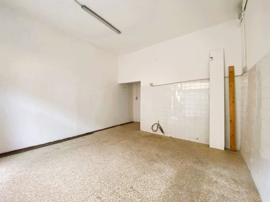 negozio in affitto a Brescia in zona Porta Venezia