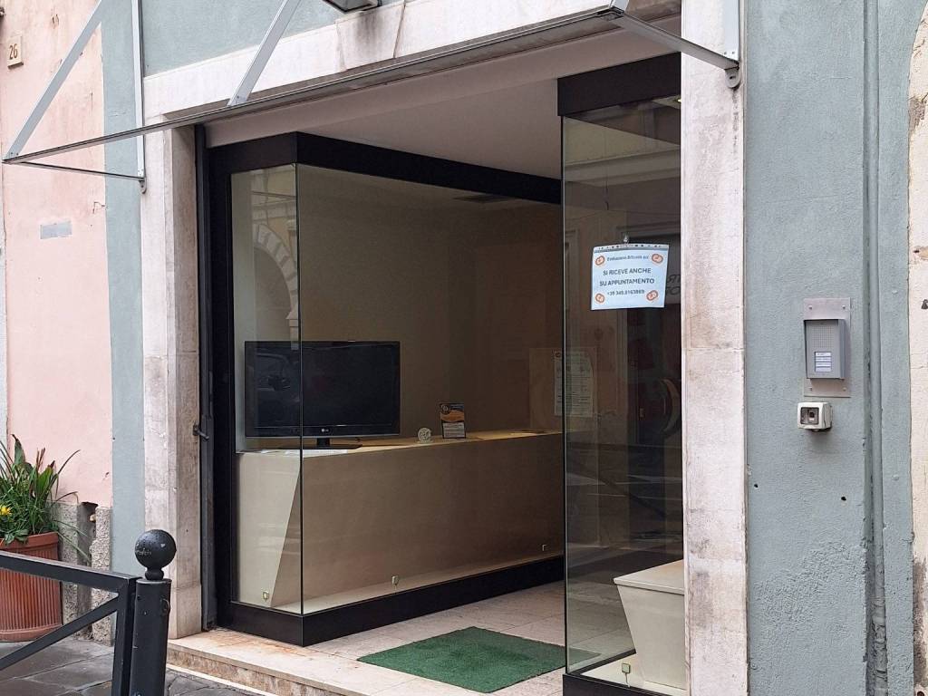 negozio in affitto a Brescia in zona Centro Storico