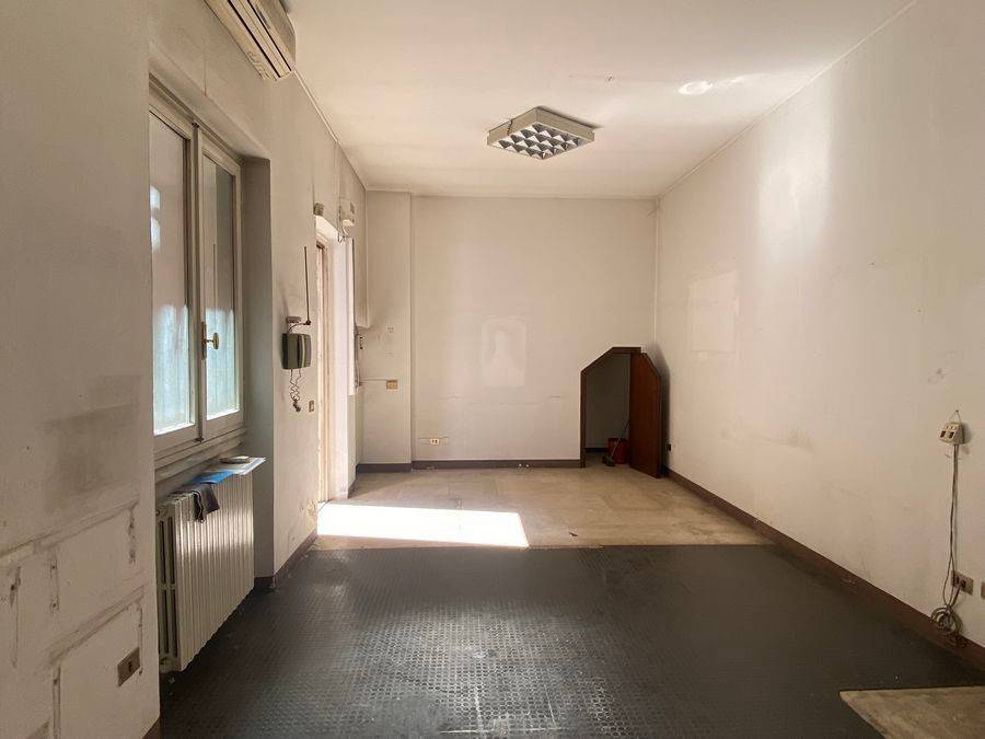 locale di sgombero in affitto a Brescia in zona Centro Storico