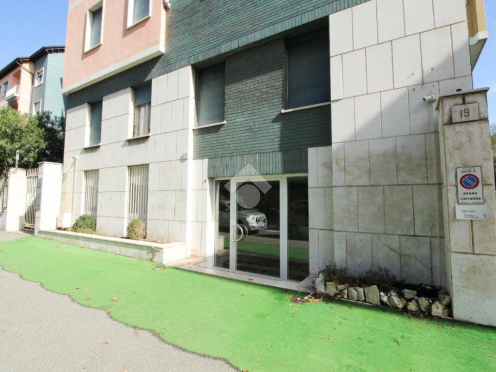 negozio in affitto a Brescia in zona Porta Venezia
