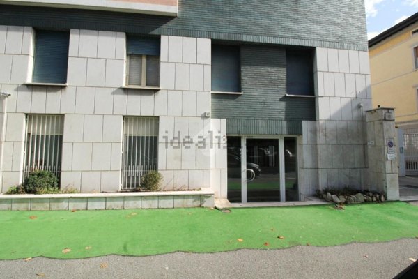 negozio in affitto a Brescia in zona Porta Venezia