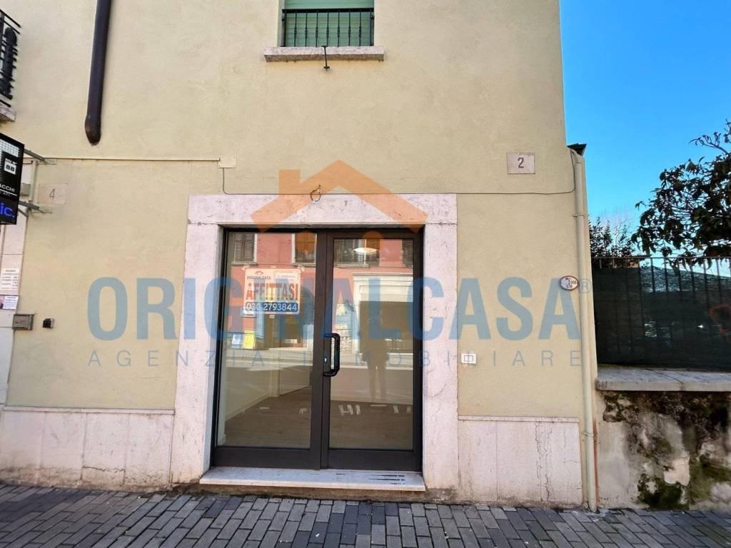 negozio in affitto a Brescia in zona Porta Venezia