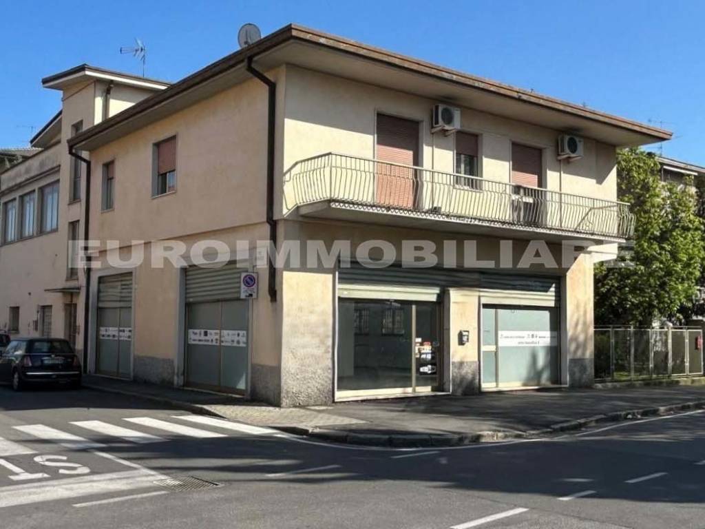 negozio in affitto a Brescia in zona Volta