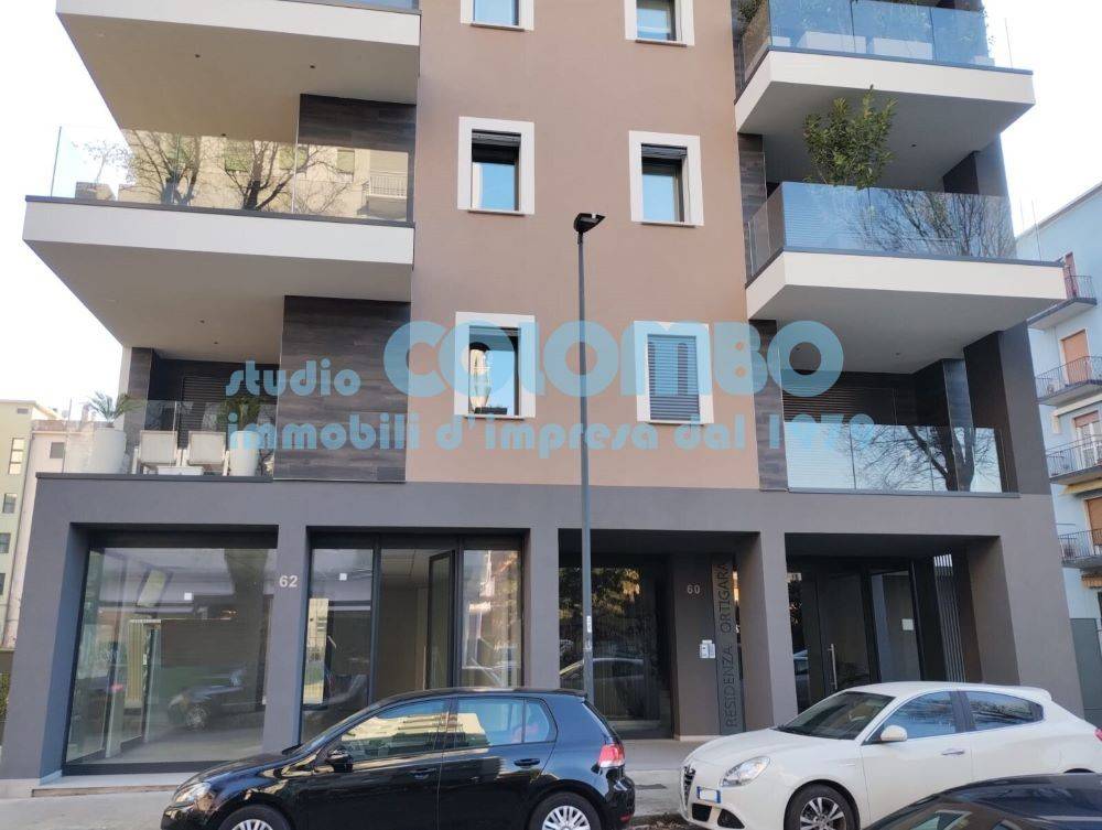 negozio in affitto a Brescia in zona Villaggio Prealpino