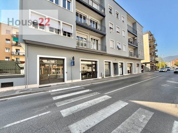 negozio in affitto a Brescia in zona Crocifissa di Rosa