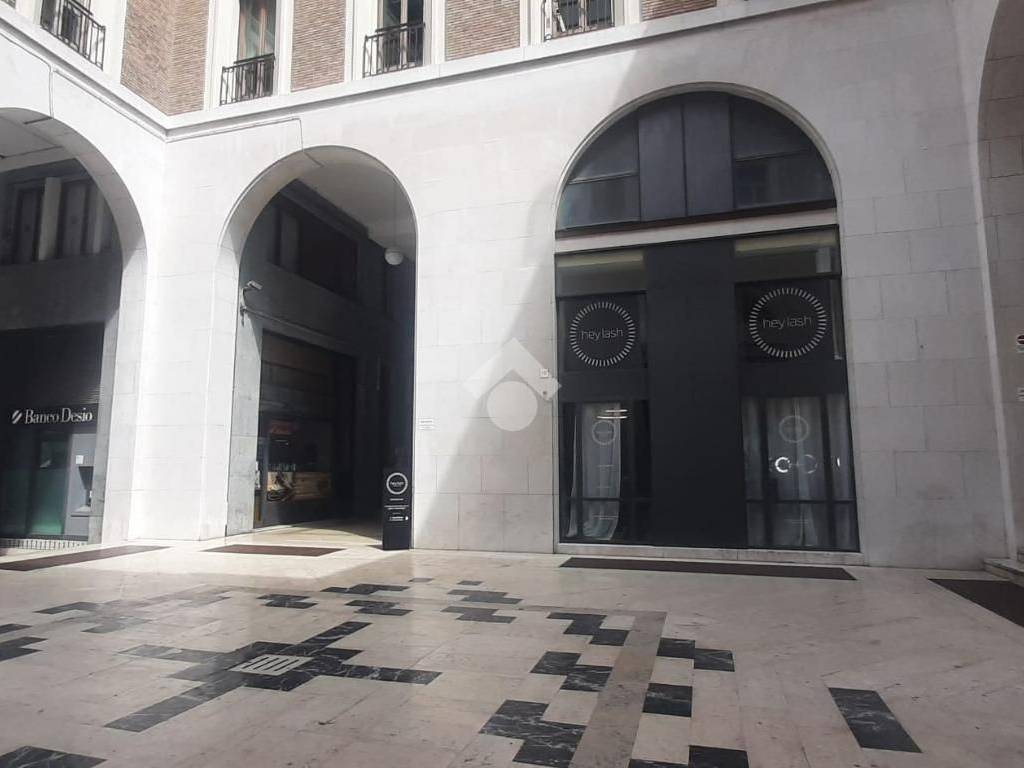 negozio in affitto a Brescia in zona Centro Storico
