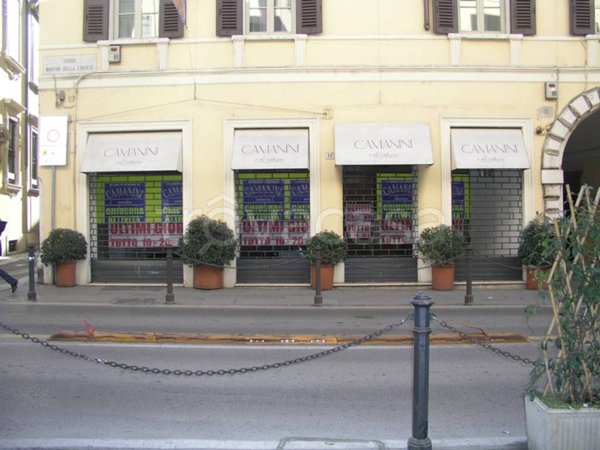 negozio in affitto a Brescia in zona Centro Storico