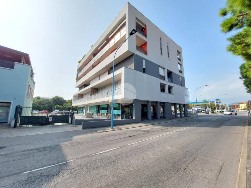 negozio in affitto a Brescia in zona Chiusure