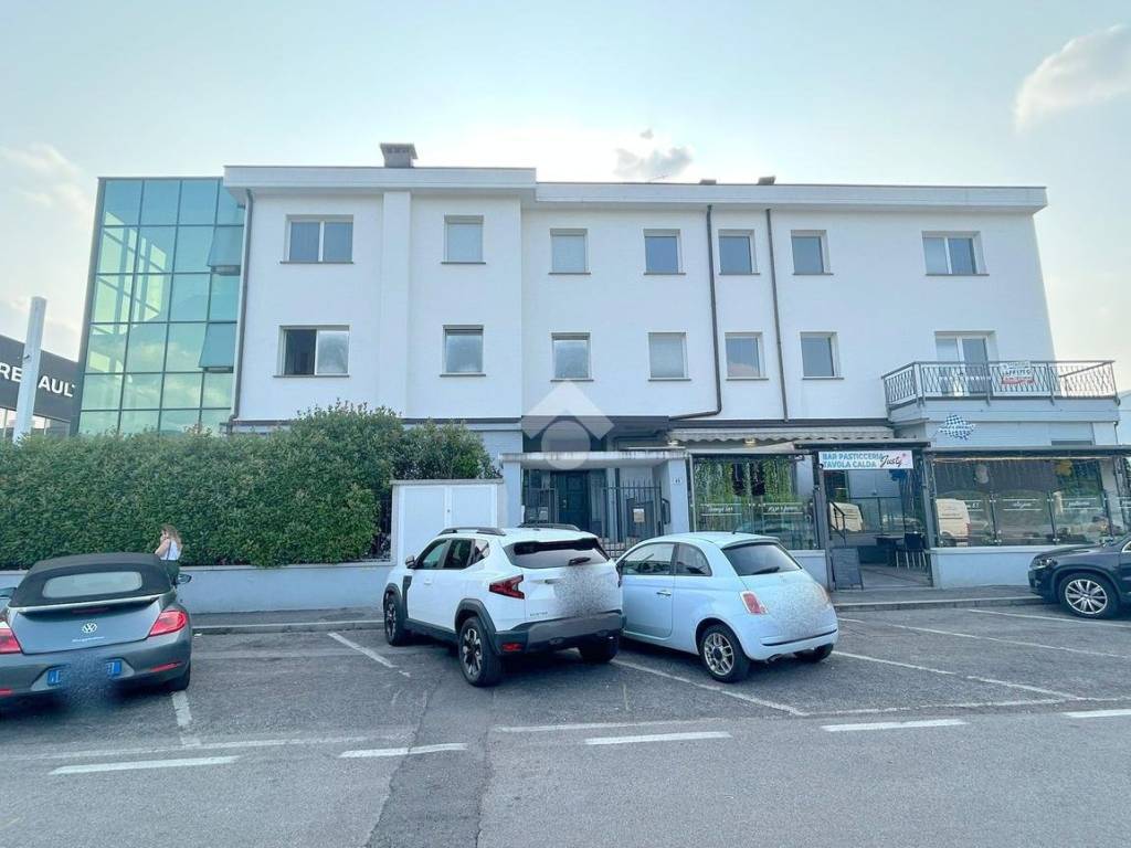 ufficio in affitto a Brescia in zona Crocifissa di Rosa