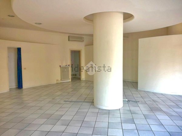 negozio in affitto a Brescia in zona Crocifissa di Rosa