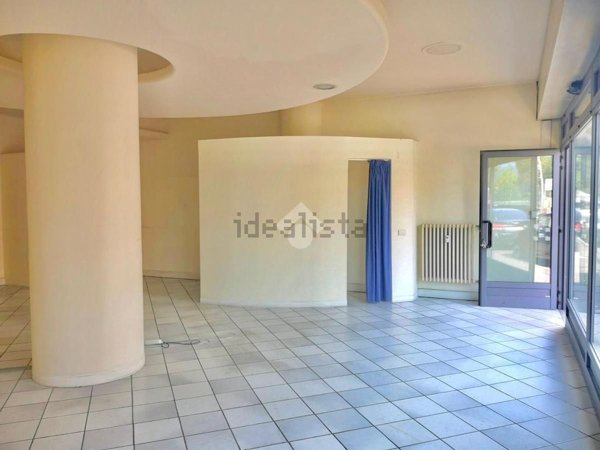 negozio in affitto a Brescia in zona Crocifissa di Rosa