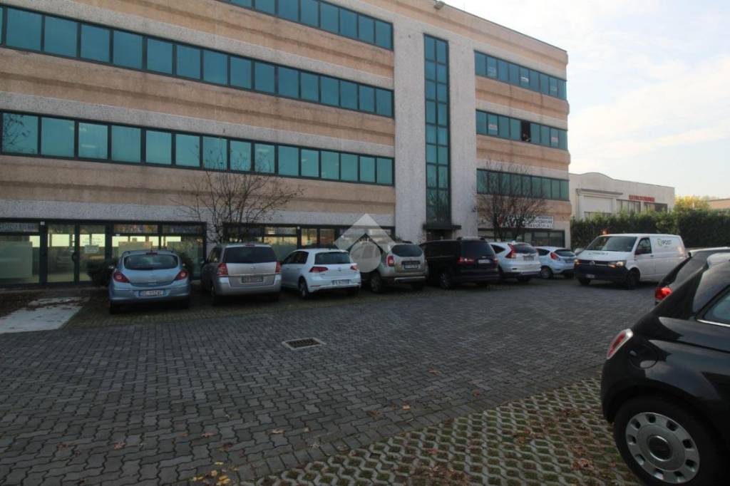 ufficio in affitto a Brescia in zona Fornaci