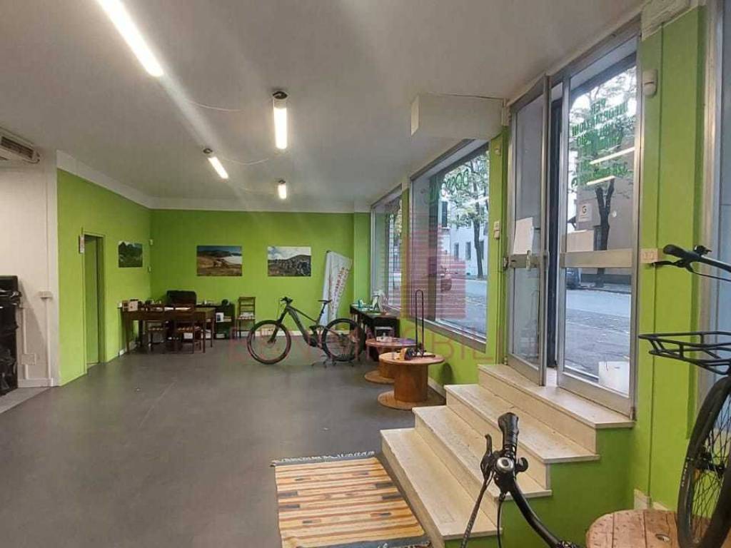 negozio in affitto a Brescia in zona Chiusure