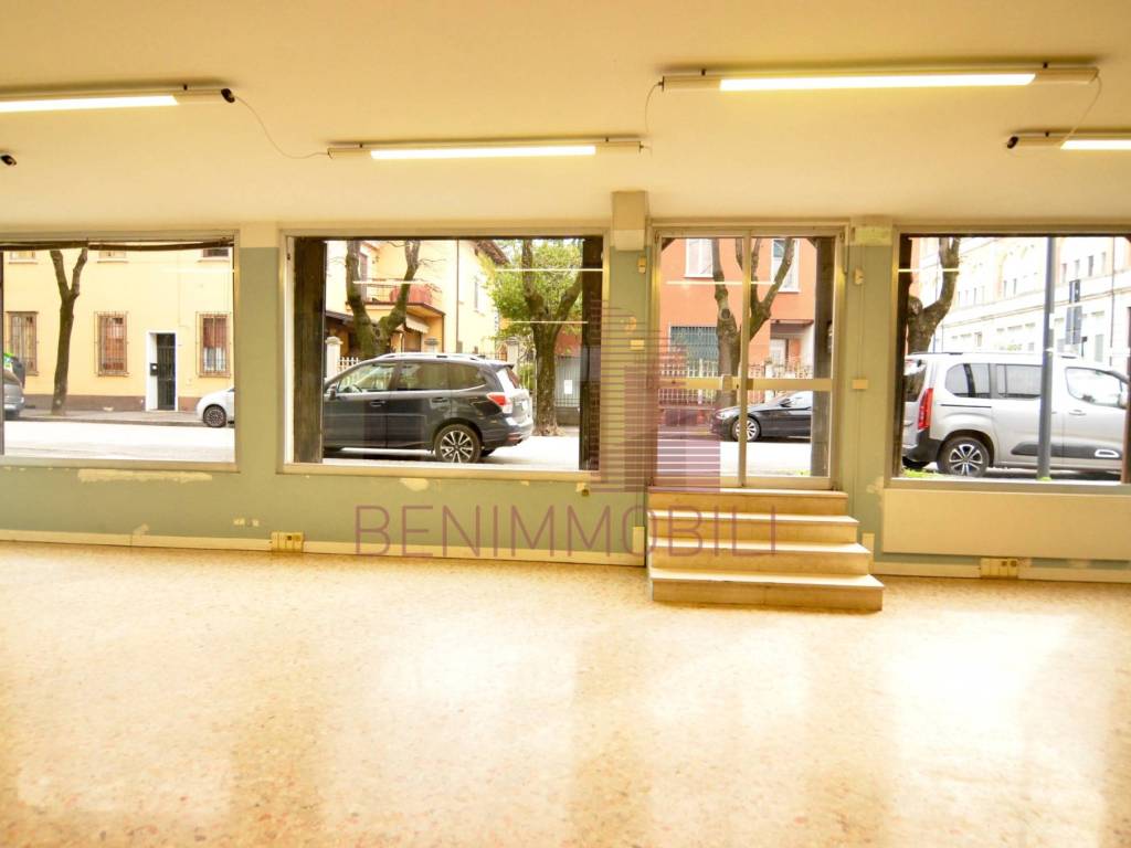 negozio in affitto a Brescia in zona Chiusure