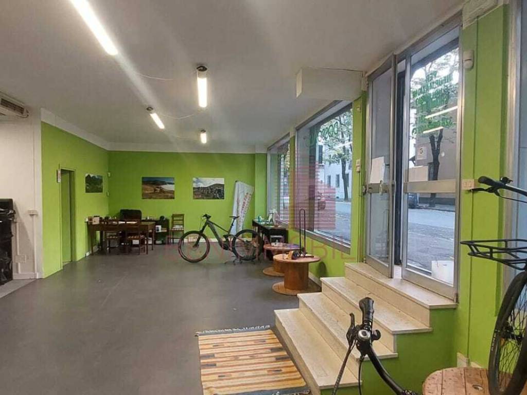 negozio in affitto a Brescia in zona Chiusure