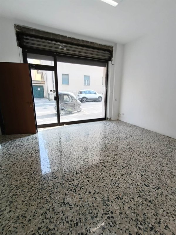 negozio in affitto a Brescia in zona Crocifissa di Rosa