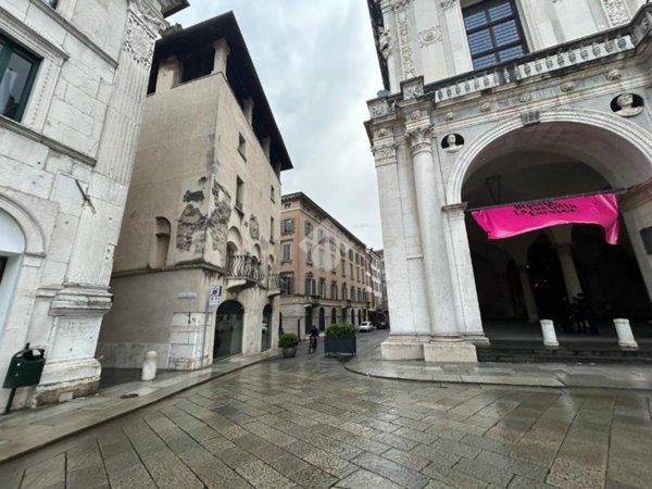negozio in affitto a Brescia in zona Centro Storico