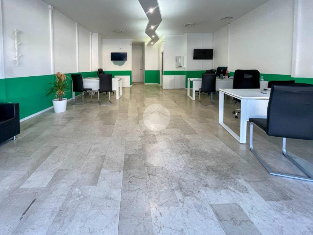 negozio in affitto a Brescia in zona Sant'Eufemia