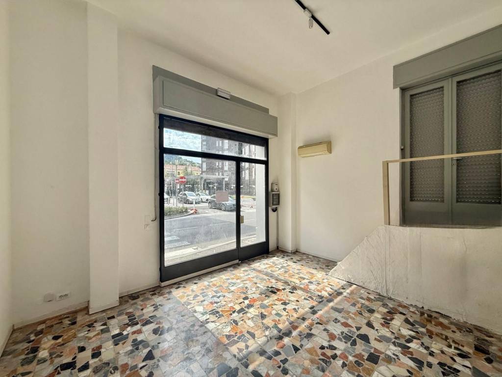 negozio in affitto a Brescia in zona Borgo Trento