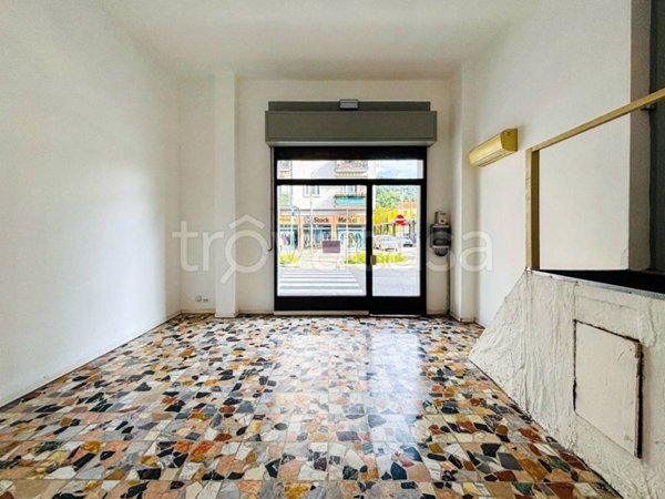 negozio in affitto a Brescia in zona Crocifissa di Rosa
