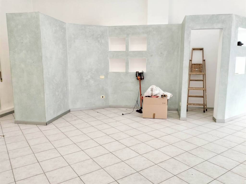 negozio in affitto a Brescia in zona Mompiano