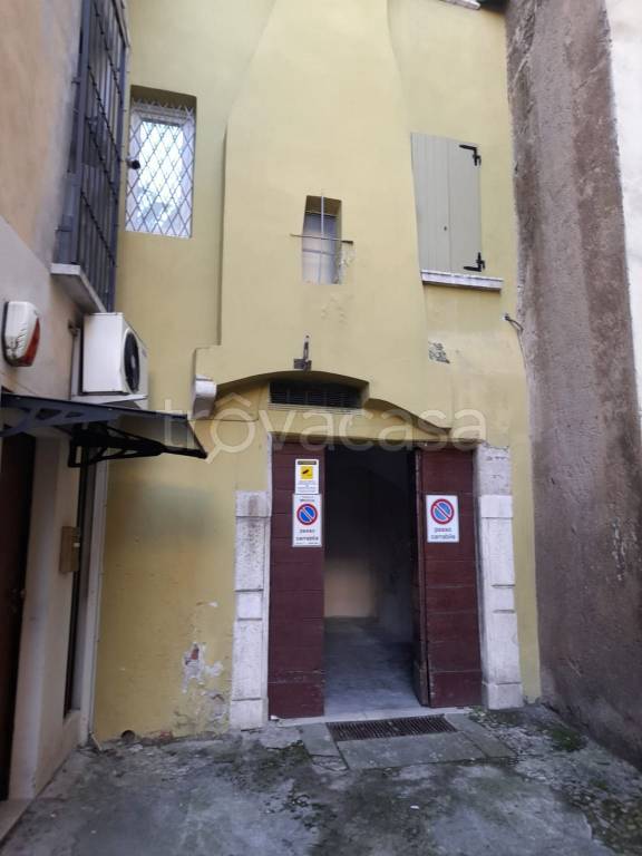 locale di sgombero in affitto a Brescia in zona Centro Storico