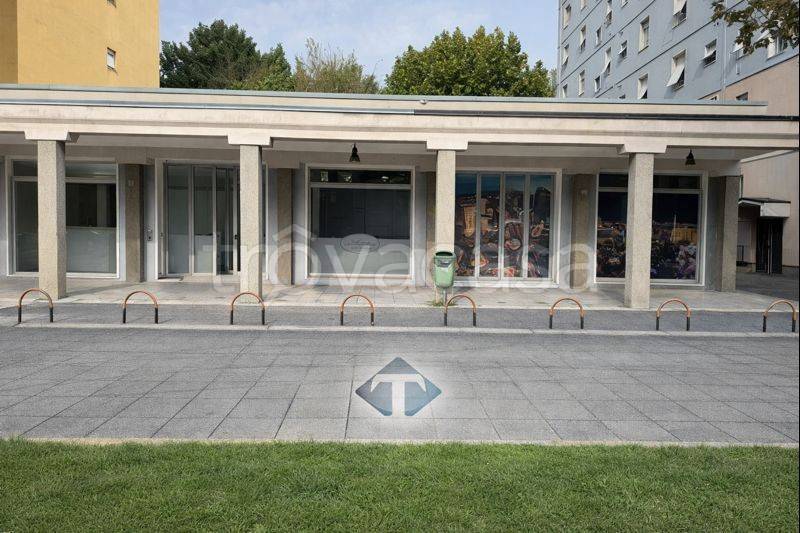 negozio in affitto a Brescia in zona Urago/Mella