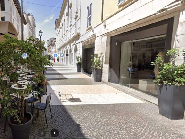 negozio in affitto a Brescia in zona Centro Storico
